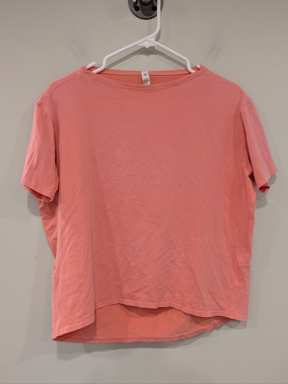 Lululemon Back In Action Short Sleeve T-shirt Size 6